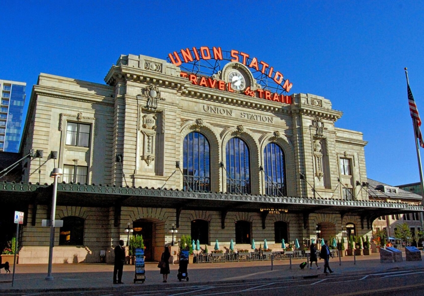 The exterior of Union Station in Denver, Colorado on a sunny day.